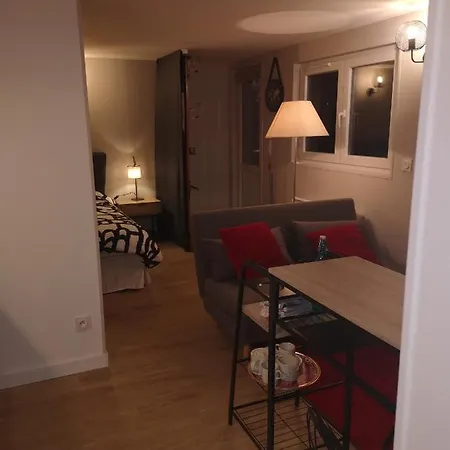 Charmante Maison Proche Et Commerces * ウイストルアム