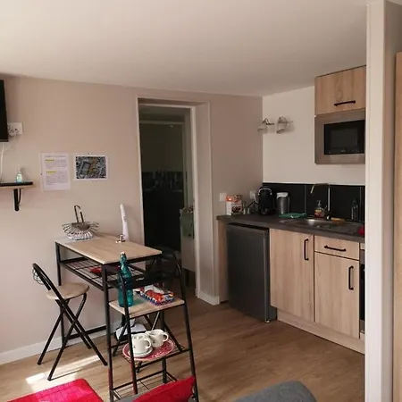 Charmante Maison Proche Et Commerces * ウイストルアム